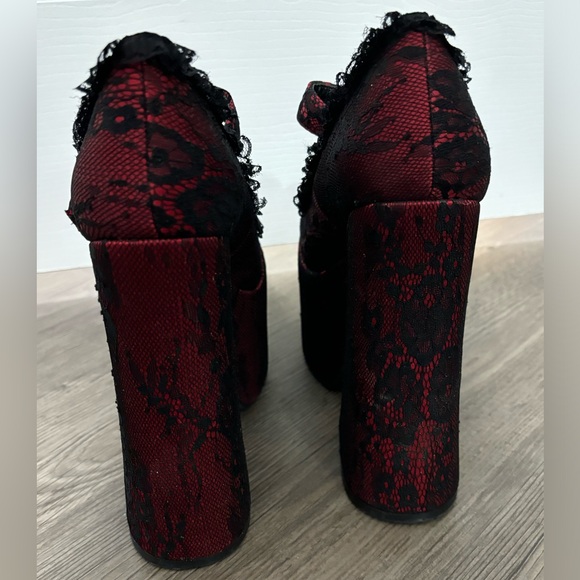 NWOB Dolls Kill / Widow Red Lace Platform Heels Size 9 - Picture 6 of 7